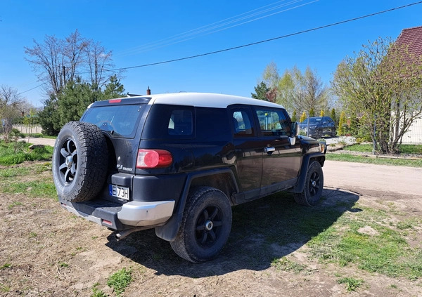 Toyota FJ cena 37500 przebieg: 235000, rok produkcji 2007 z Namysłów małe 137